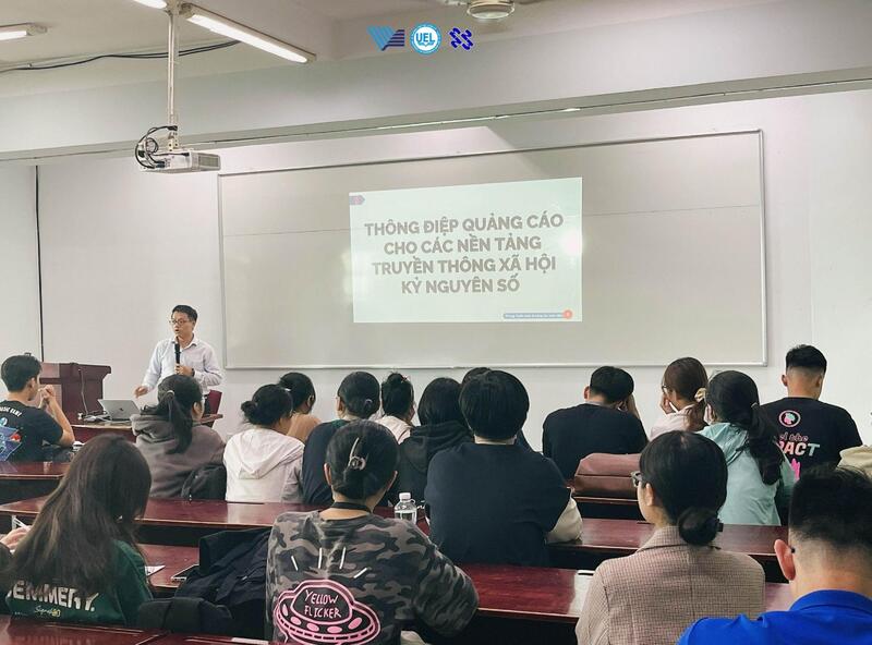 Sinh viên Marketing tại giảng đường trường ĐH Kinh tế - Luật TPHCM